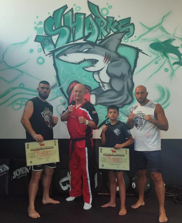 DAN - Certificate
 
Heute hatten Deniz Kirbach @___xdenizx___  und Liam Dao @liam_kickboxer1 ihre Dan Prüfung.
Deniz Kirbach: 2. Dan
Liam Dao: 1. Dan
Beide haben ihre Prüfung mit einer 1,0 absolviert.
Jahrelange harte Arbeit und Fleiß zahlen sich aus!

#martialartist #blackbelt #dancertificate #kickboxing #karate #sindelfingen #07031