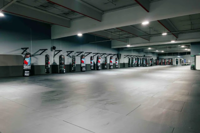 OUR NEW GYM💥

Unser neues Gym ist Ready 850qm voller Spaß und positiver Energie!

Egal ob Kids, Jugendliche, Erwachsene, Weiblein, Männlein, Beginner oder Wettkämpfer.

Hier findet ihr alle euren passenden Kurs 💪🏼

#kickboxing #mma #thaiboxing #boxing #wrestling